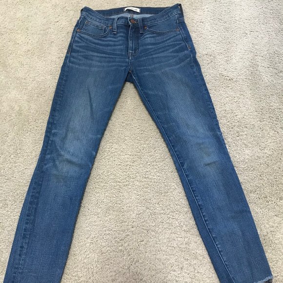 Madewell 9" High-Rise Skinny Crop: Destructed-Hem - Picture 4 of 8